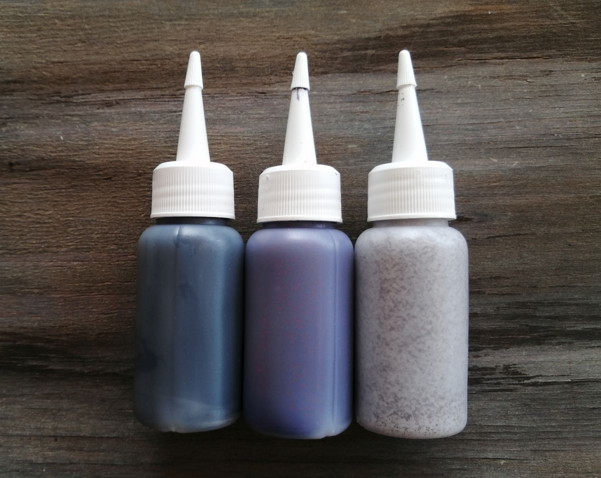 Make Your Own Coloured or Glitter Glue